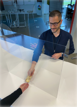 [SEP PETG1,5 SANSOUV 700X660] Vitre comptoir SANS ouverture PETG 1,5 mm 700x660 mm