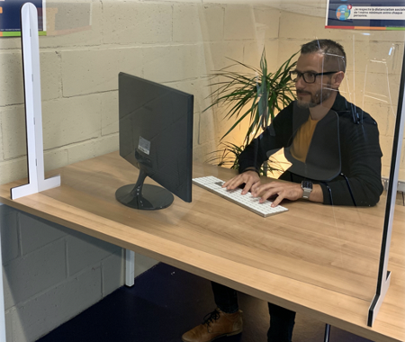 [SEP PETG1,5 BUREAU 1200X750] Séparation bureau PETG 1,5 mm 1200X750mm avec pied